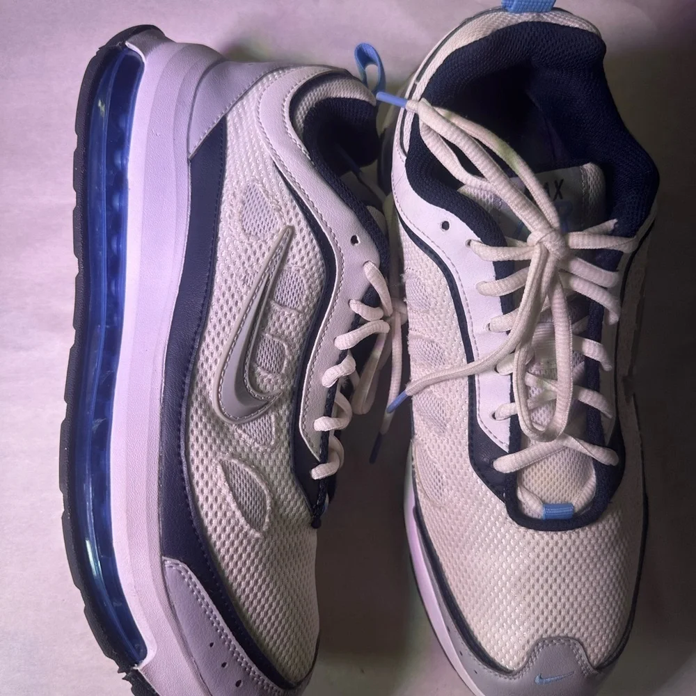 Nike White and Gray Men's Athletic Sneakers